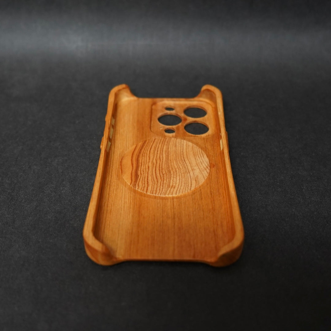 iPhone Taiwanese cypress all solid wood mobile phone case wooden button type