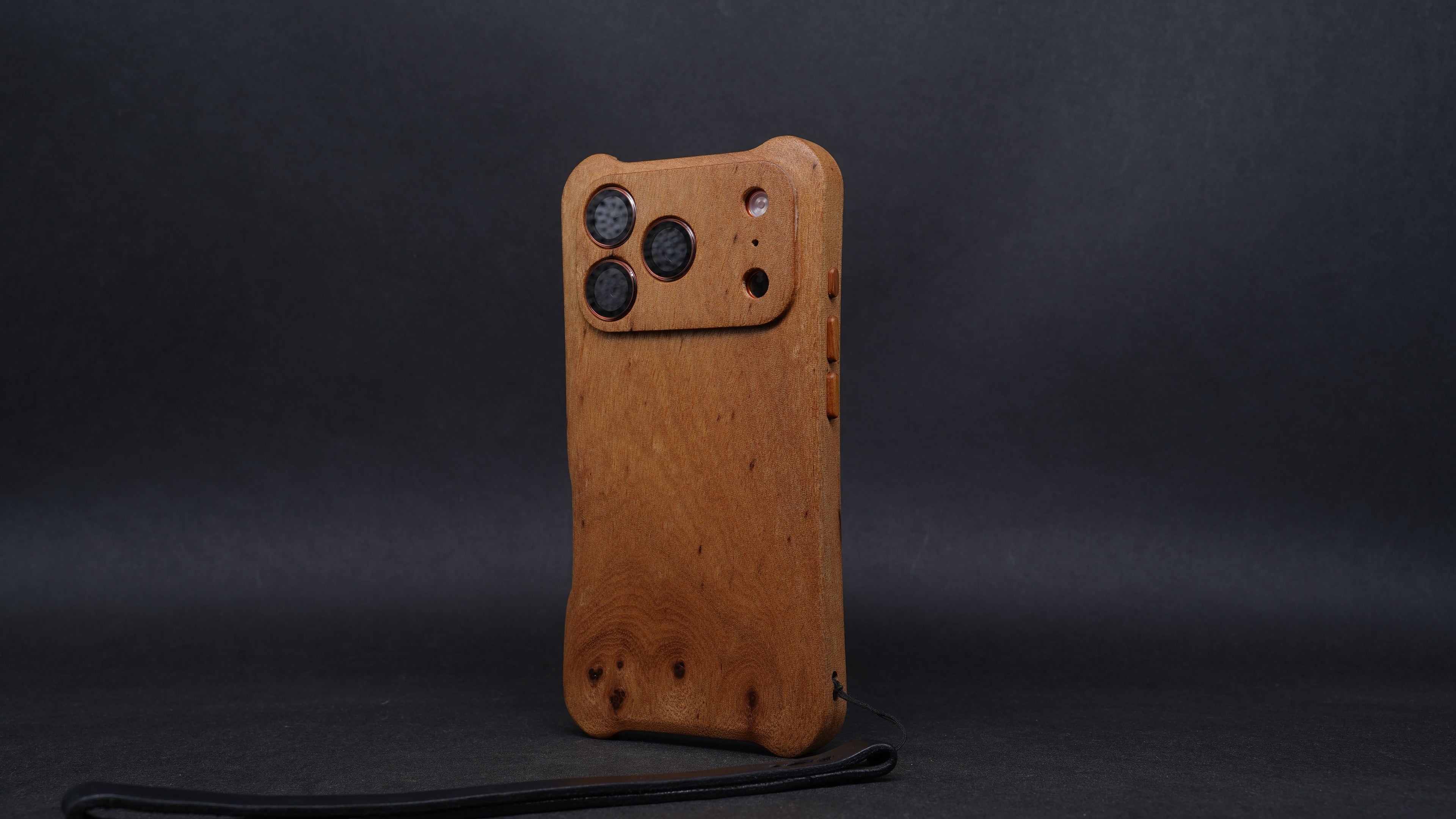 【國產材】台灣牛樟 iPhone 17系列 木按鍵全實木手機外殼