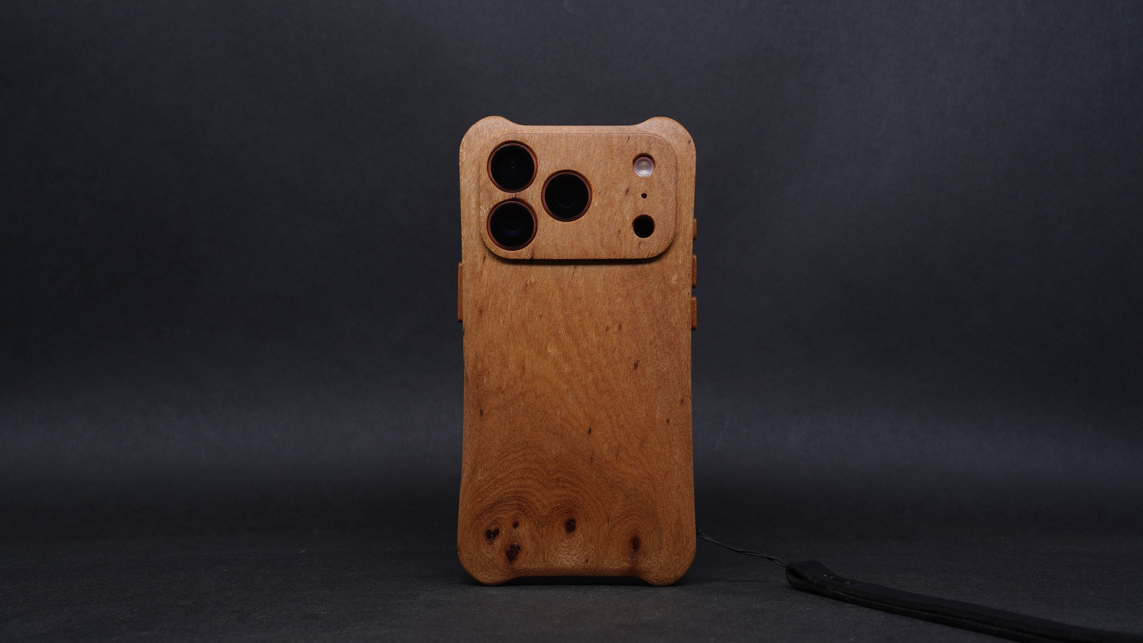 【國產材】台灣牛樟 iPhone 17系列 木按鍵全實木手機外殼