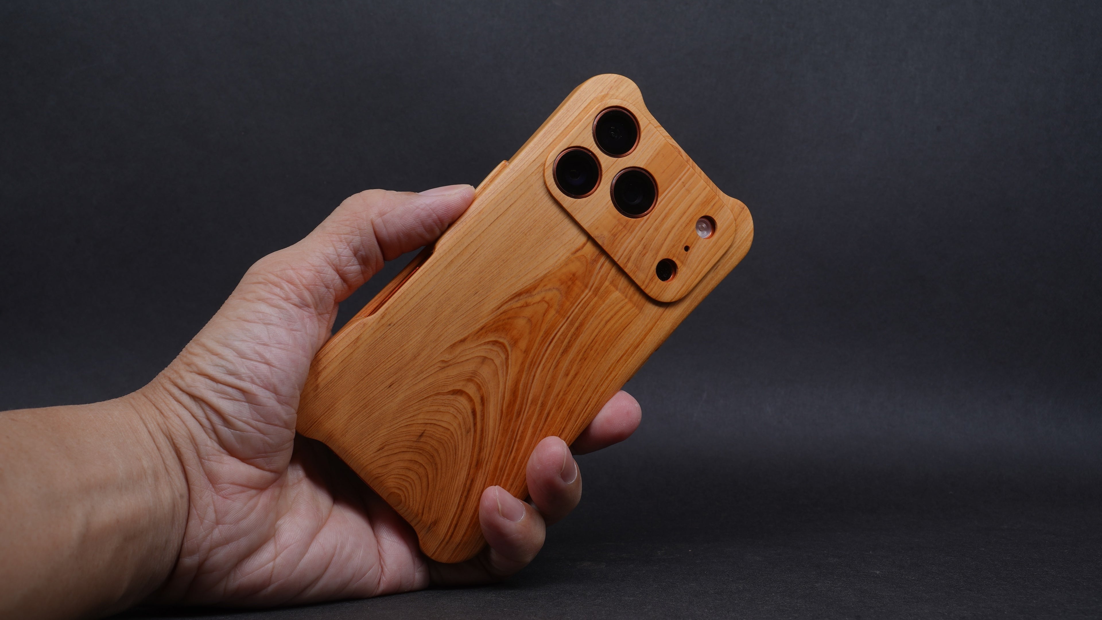 【國產材】台灣扁柏 iPhone 17系列 木按鍵全實木手機外殼