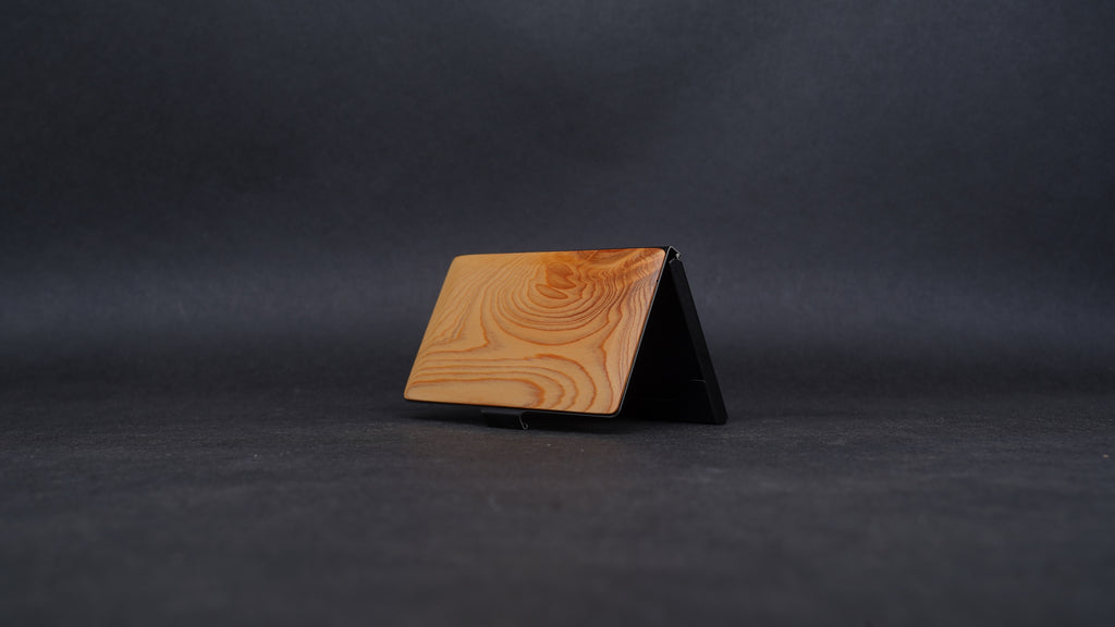 【Outlet】複合材質幾何造型名片盒 台灣扁柏 多處有自然裂痕與微破洞在後方