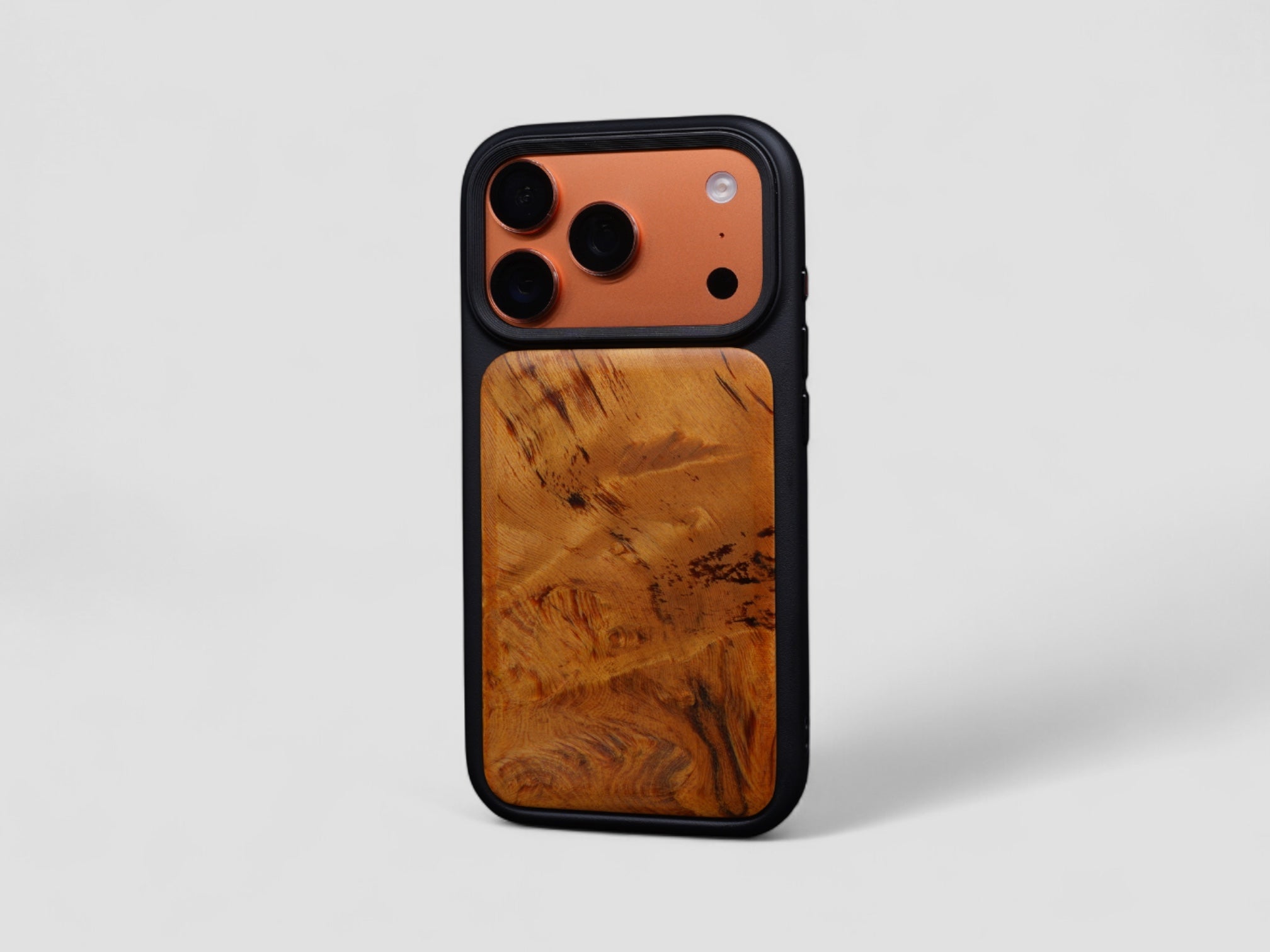 【國產材】台灣鳳尾黃檜 iPhone 17系列 MagSafe 實木防摔手機殼｜可客製選料