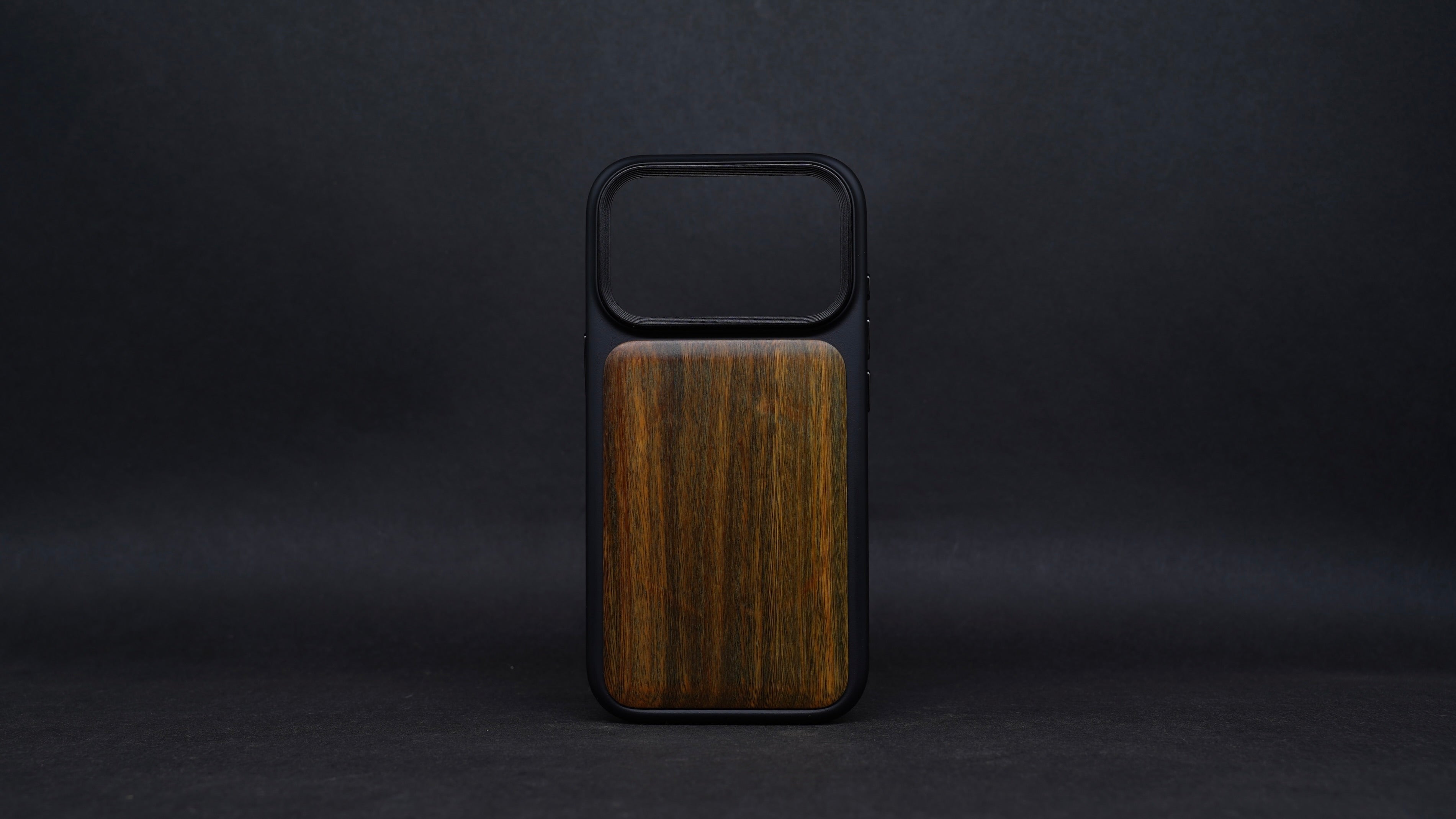 【進口材】綠檀木 iPhone 17系列 MagSafe 實木防摔手機殼｜可客製選料