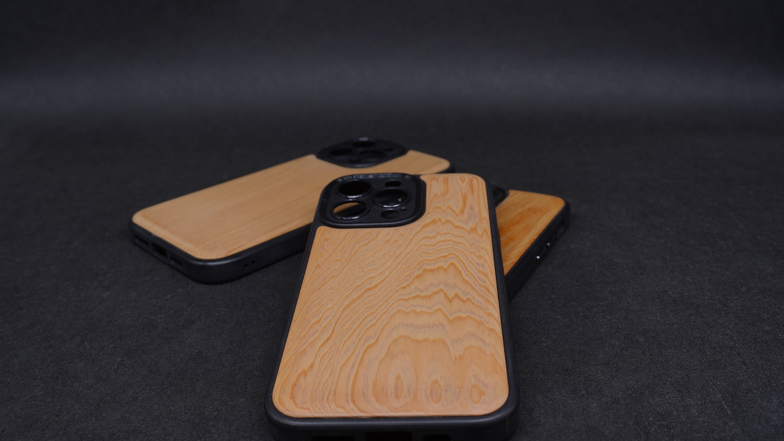 [Sustainable Cycle] iPhone 13 Series Display Solid Wood Shockproof Case Made of Italian Rainbow Wood