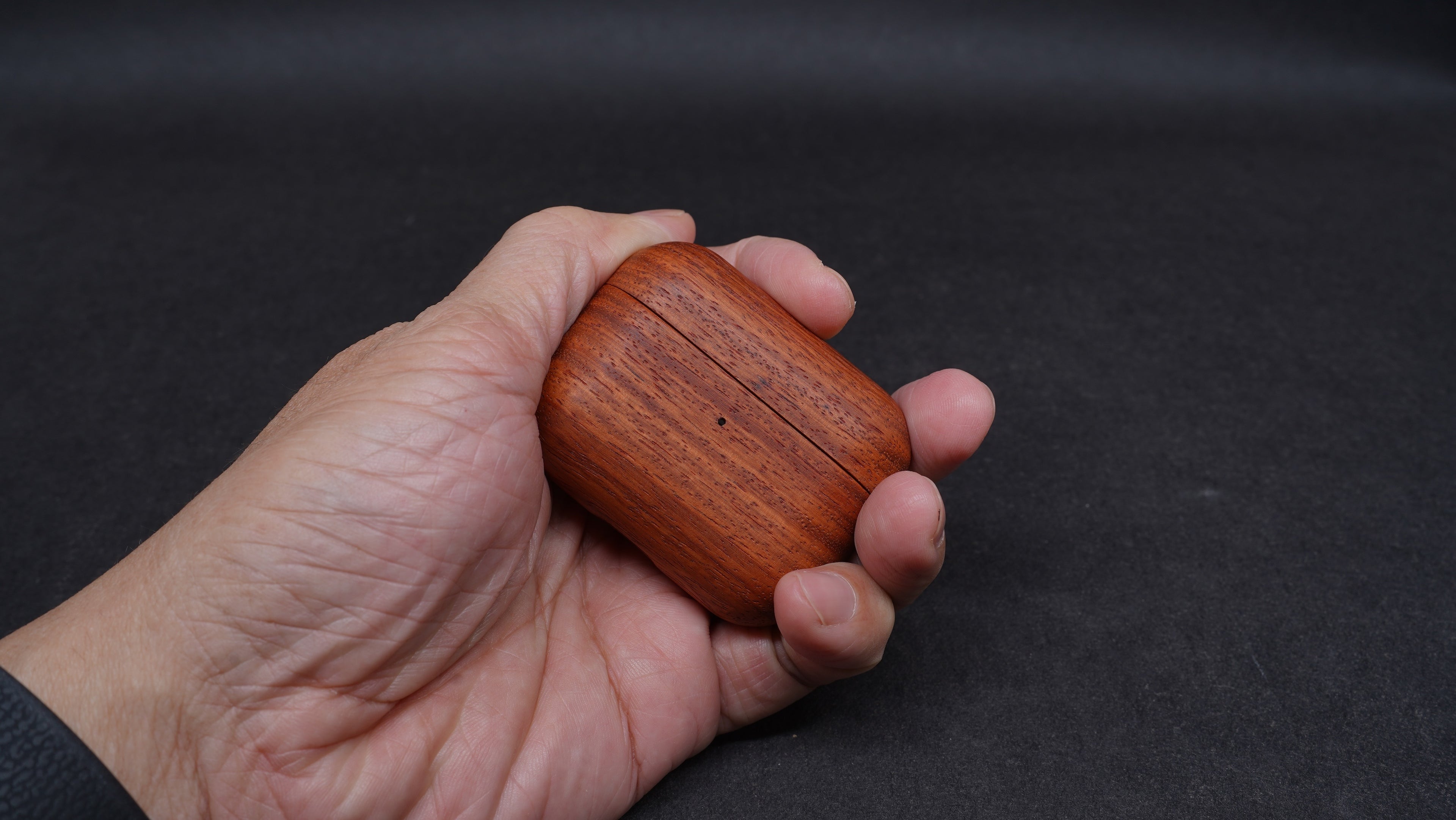 【進口材】AirPods系列 全實木保護殼 - 花梨木