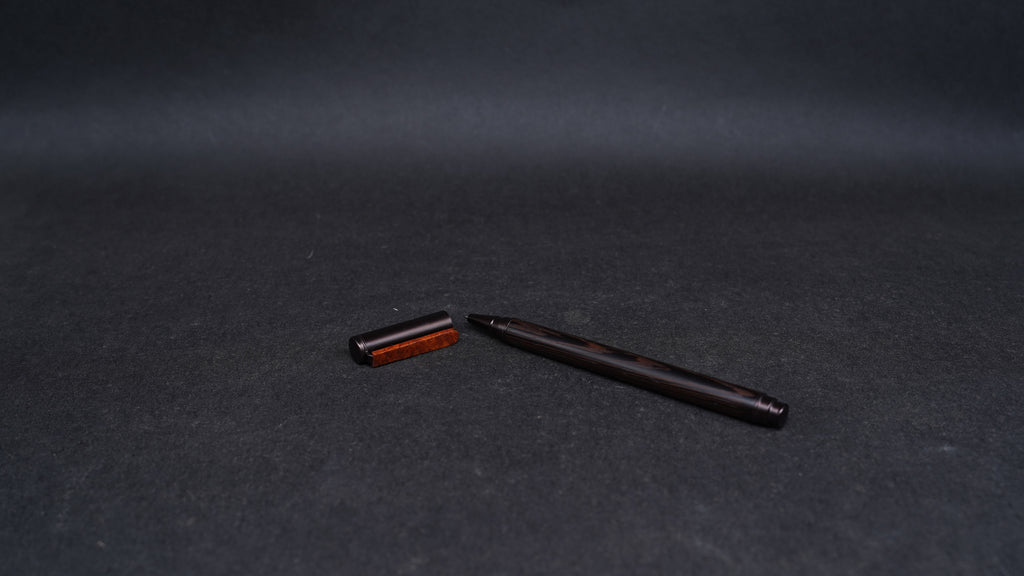 帷言立木鋼珠筆｜鐵刀木筆身・花梨瘤筆夾・桃花心木盒