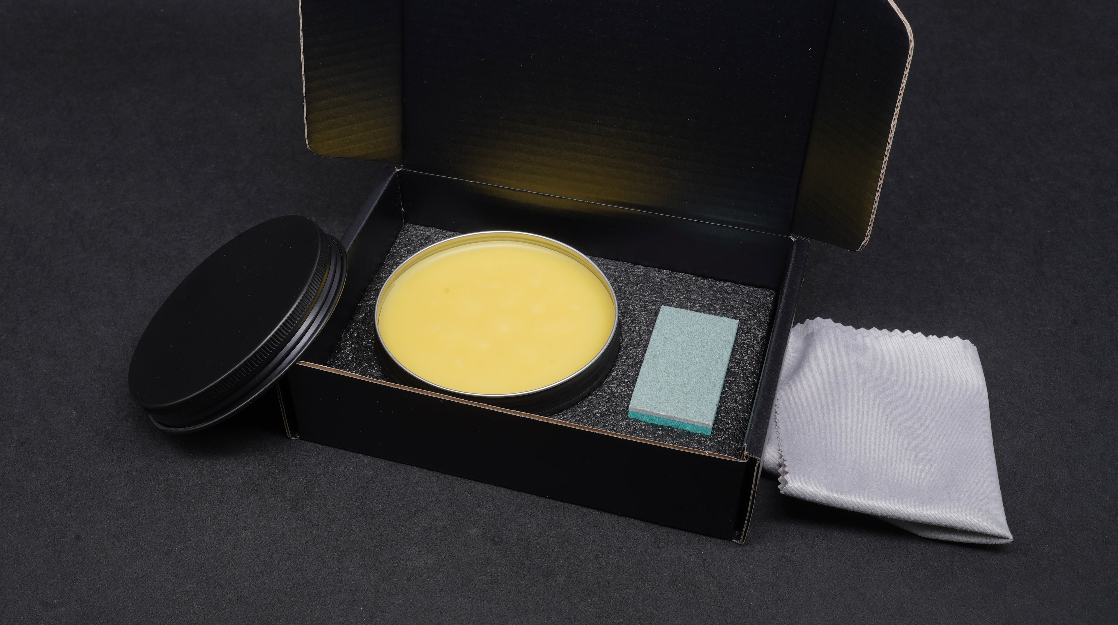 Pure natural beeswaxPure Beeswax