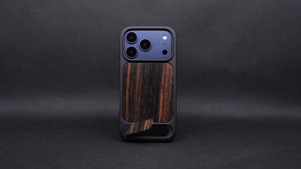 「隱鋒」黑檀木 iPhone 17 Pro MagSafe 支架殼