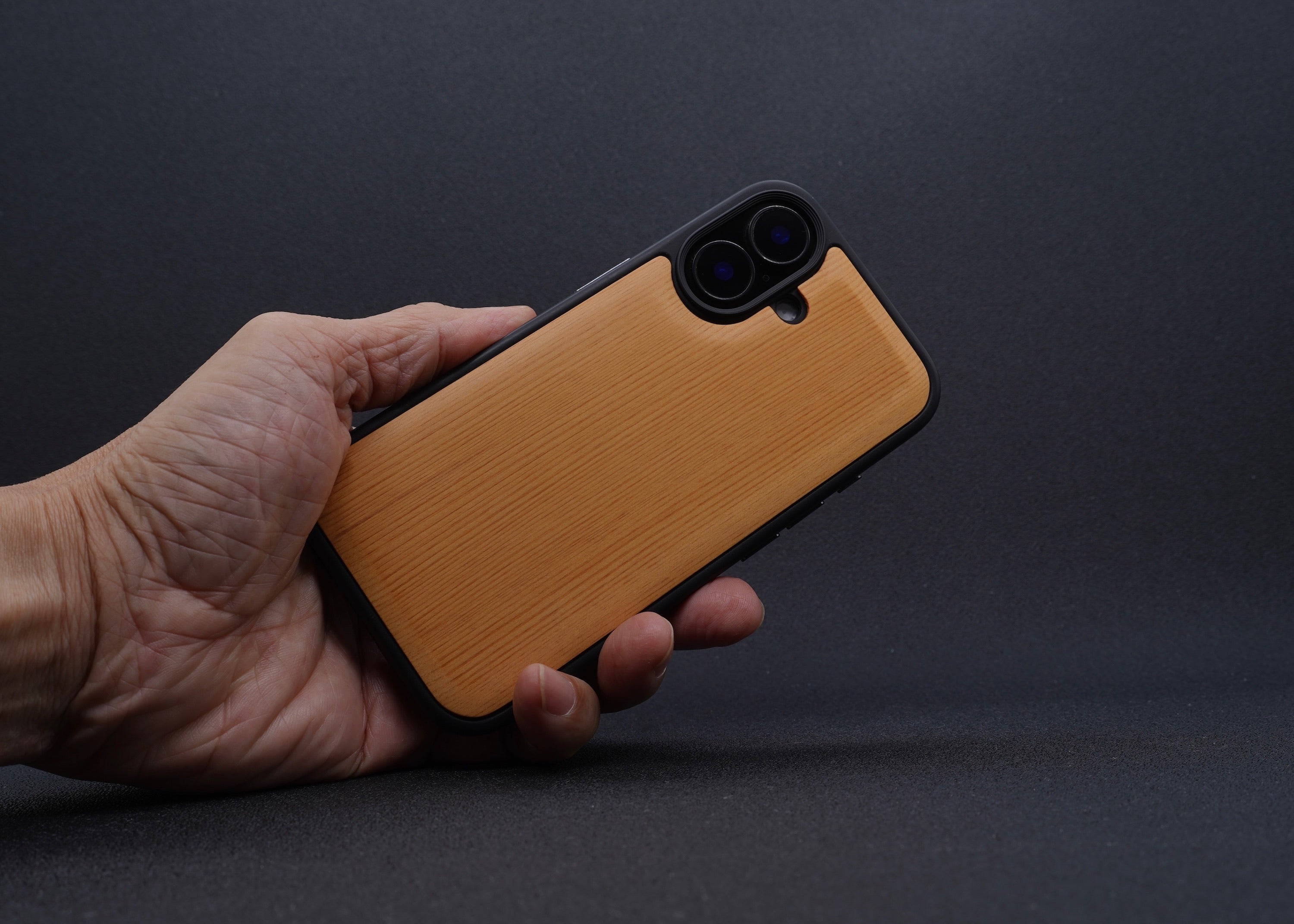 【國產材】台灣檜木 iPhone 11~16 系列 實木手機殼