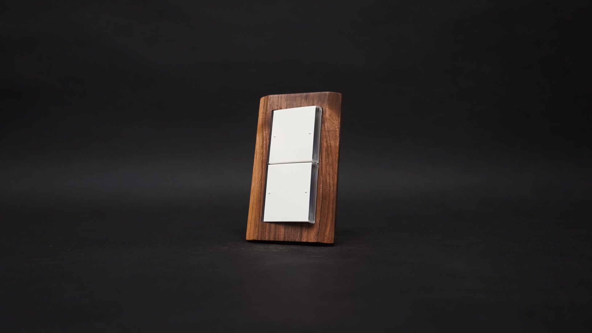 【進口材】Bark系列-胡桃實木開關面板