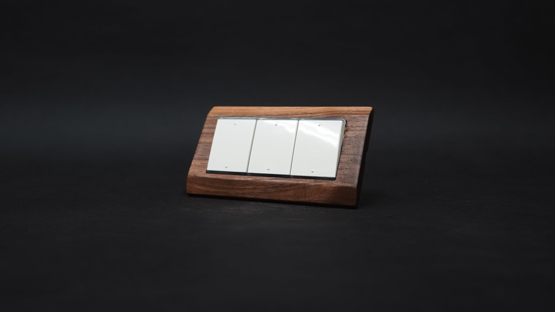 【進口材】Bark系列-胡桃實木開關面板