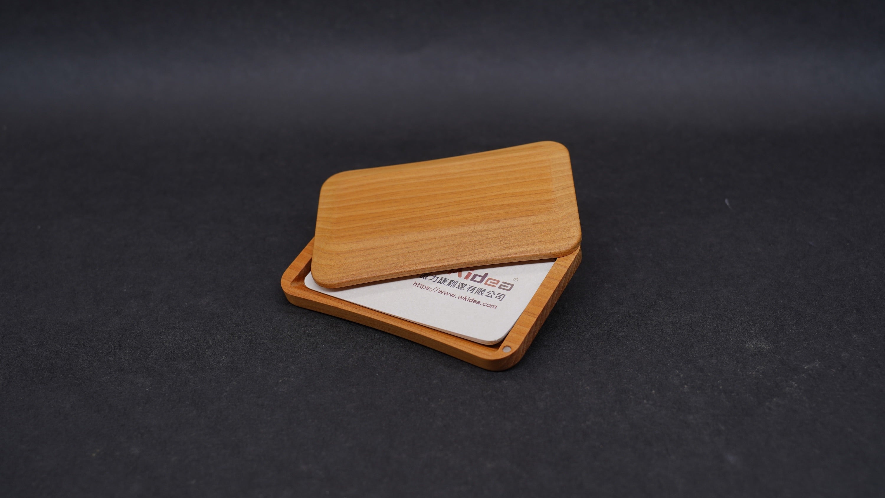 台灣肖楠木側推滑蓋式名片盒 WKidea 專利磁吸結構 手工實木工藝